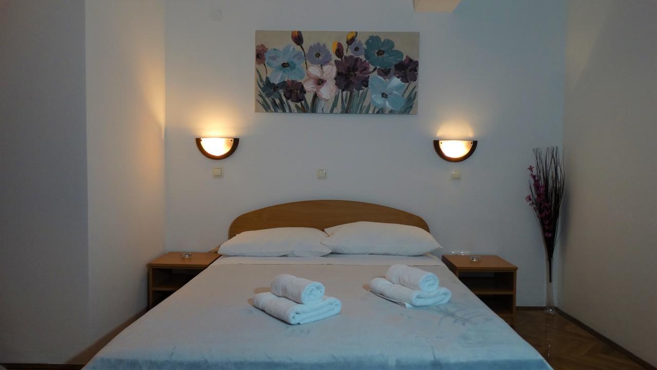 Guest House Mamut Каштела Екстер'єр фото